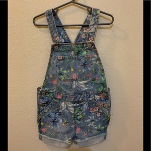 GAP DENIM 4 years toddler overalls. Never worn.